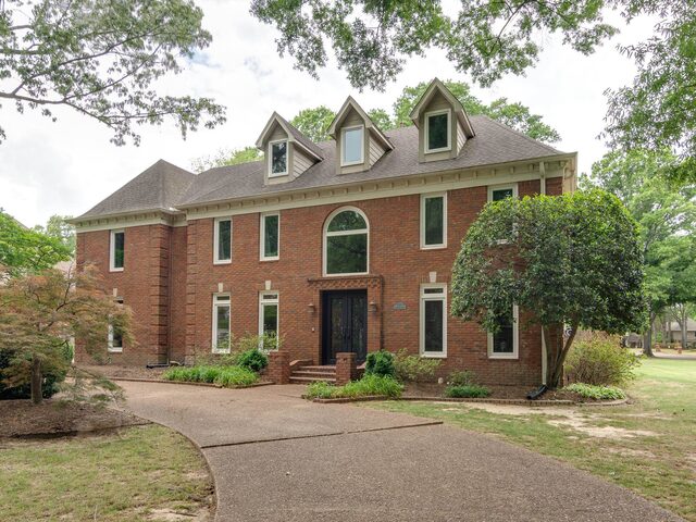 2085 Deerwoods