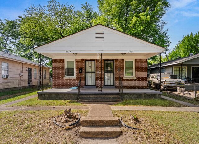 2217 Clayton