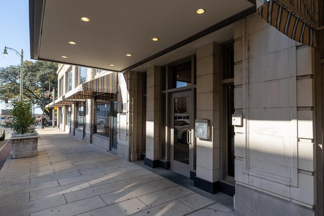 66 Monroe