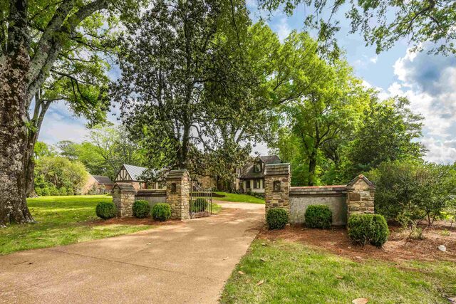 3945 Grandview