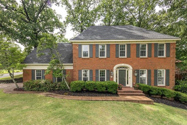 2762 Hunters Forest
