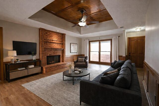 885 Linden Grove