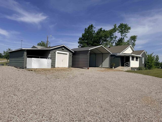 819 Maple