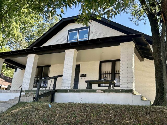 2571 Jackson
