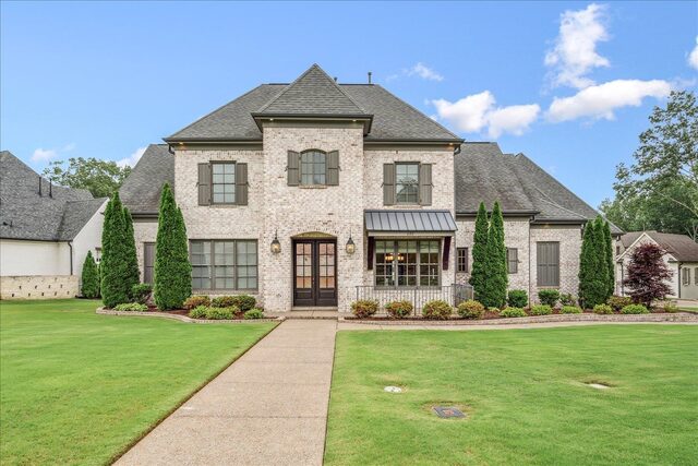 680 Magnolia