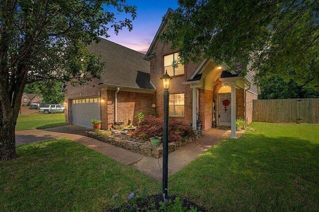 10041 Woodland Elm