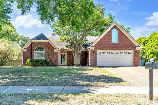3933 Oak Forest