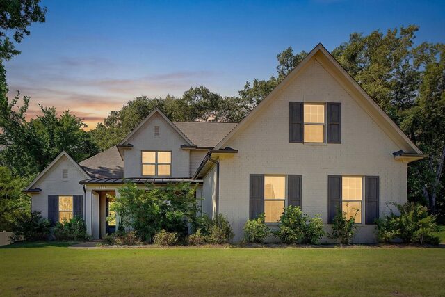6439 Wells Grove