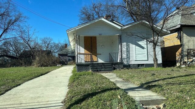 1117 Breedlove