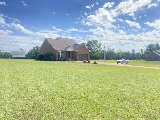 745 Greenbriar