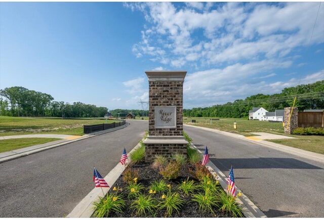 125 Cypress Bend