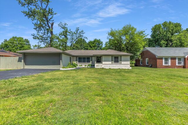 1712 Oakwood