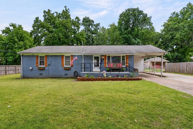 5811 Woodlawn