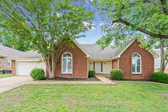 810 Walnut Bend