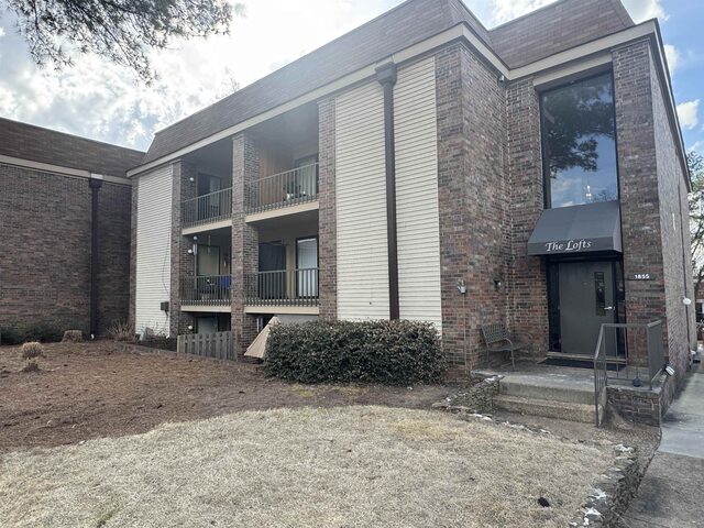 1855 Poplar Woods