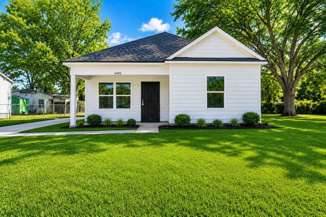 4438 Sunny View