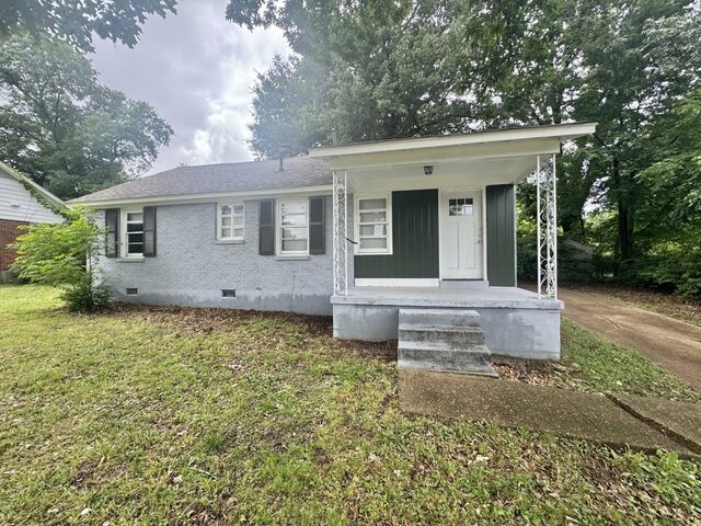 3285 Ashland