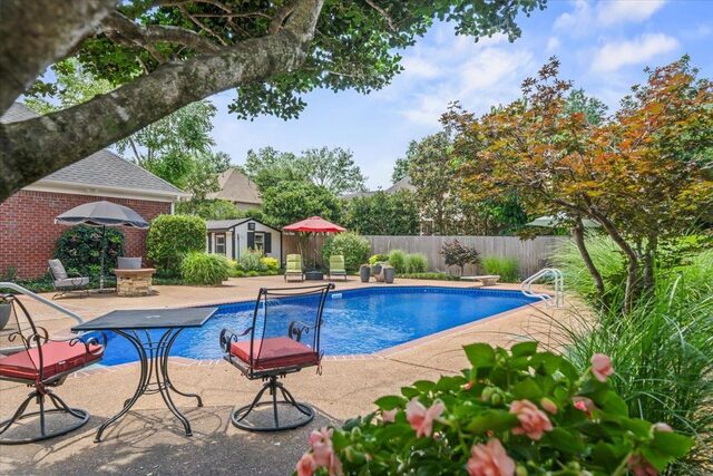 1595 Stanhope