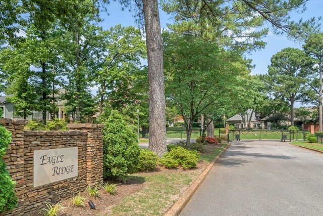 2490 Eagleridge