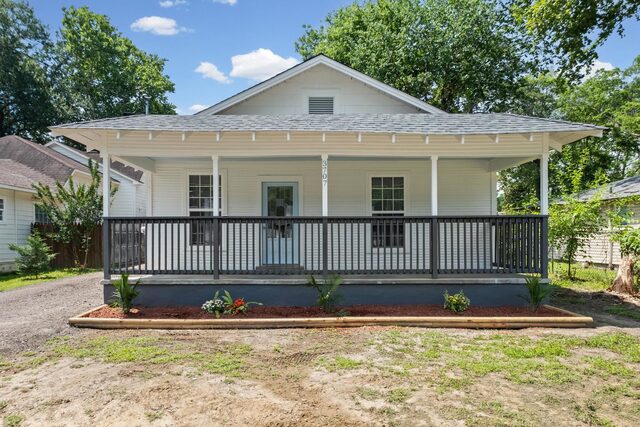 3707 Faxon