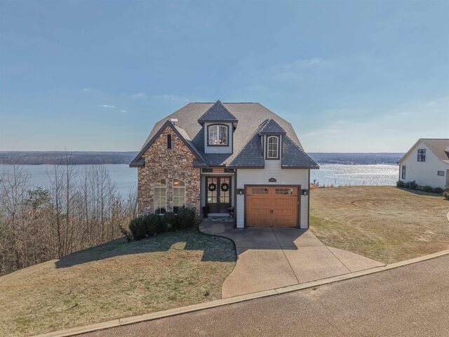 15 High Pointe
