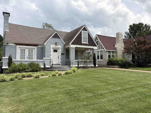 900 Hawthorne