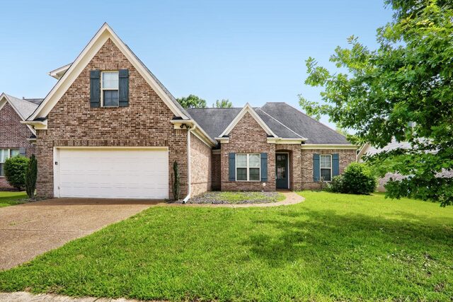 7905 Country Lake