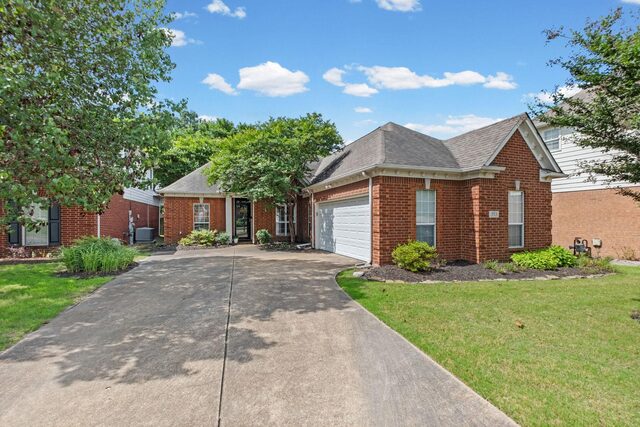 393 Fountain Crest