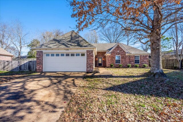 1282 River Bank