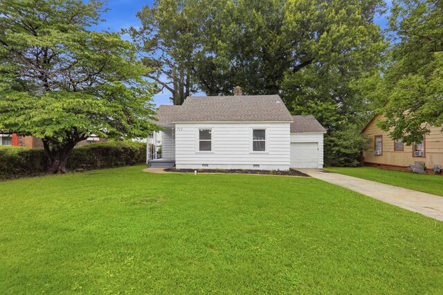 713 Brentwood