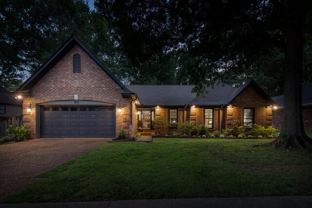 8911 Walnut Ridge