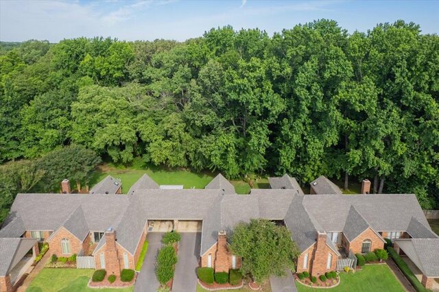 1841 Park Trail