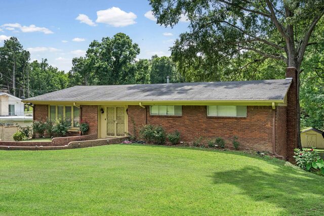 3875 Lakemont