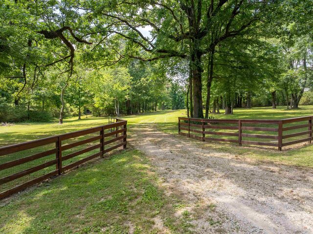 4875 Forest Hill-Irene
