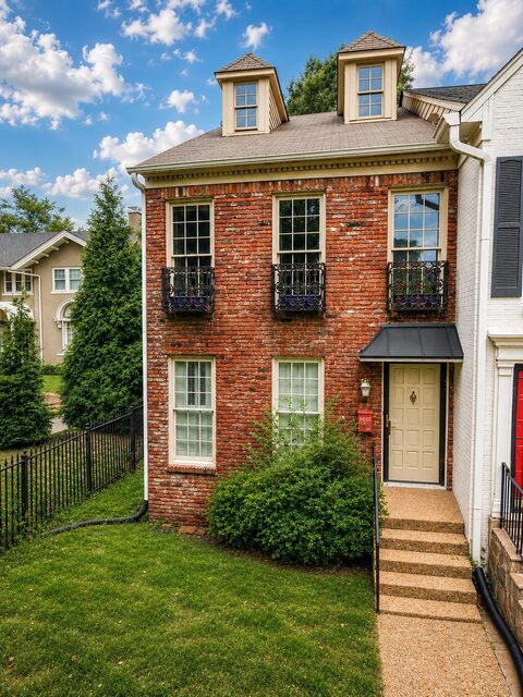 1636 Central
