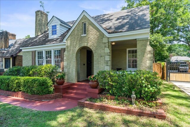 882 Hawthorne