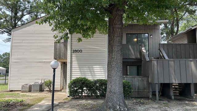 2800 Clarke