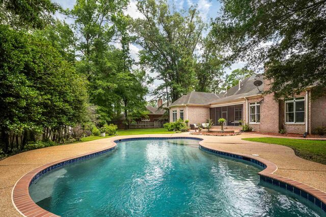 350 Bluff Ridge