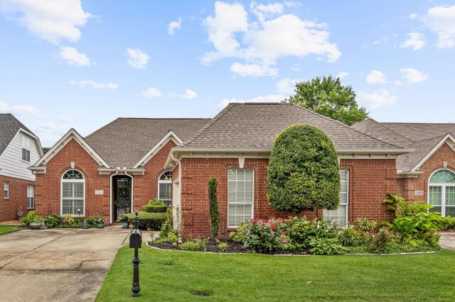 5560 Fountain Bay