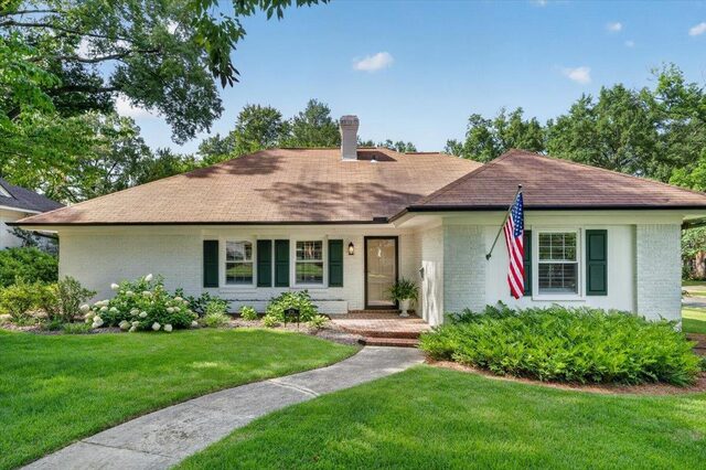 3725 Woodland