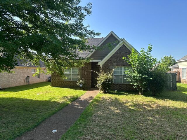 8857 Macon
