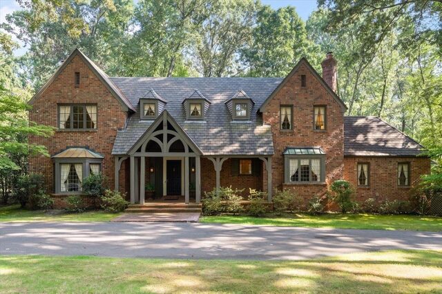 6487 May Creek