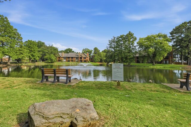 2957 Pondside