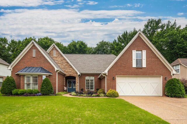 3449 Valley Chase