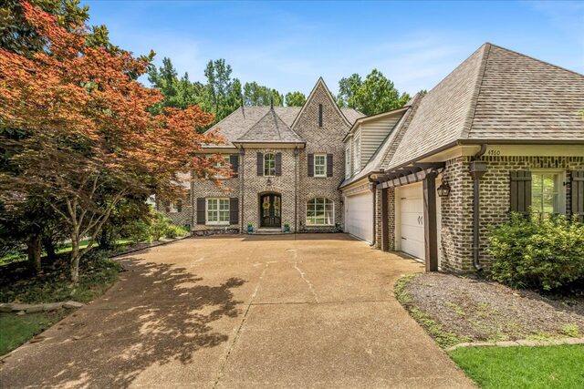 4760 Maple Walk