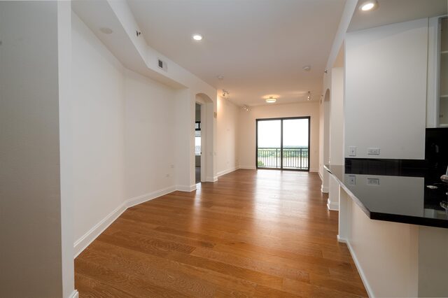 717 Riverside