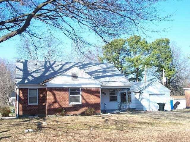 1700 Warner