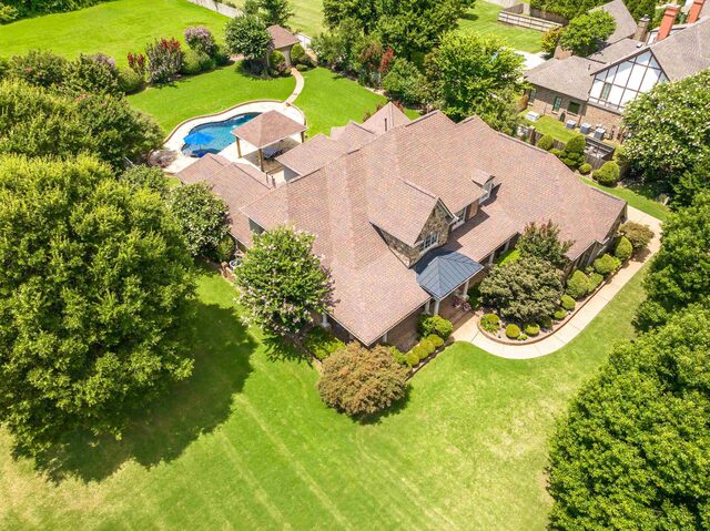 3205 Bedford