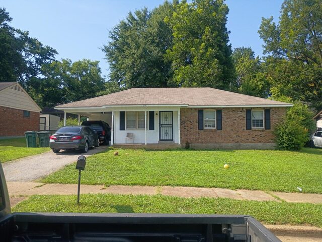 2757 Lake Park