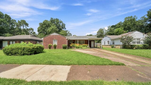 1381 Oak Ridge